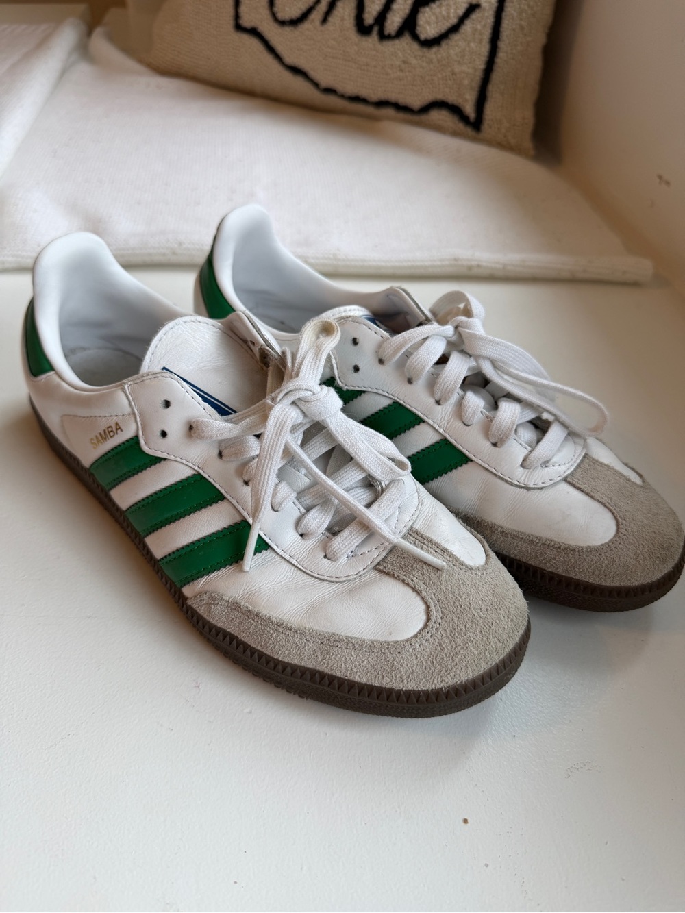Adidas womans Samba Shoes - White with Green Stripes (fit like women’s size 9)
